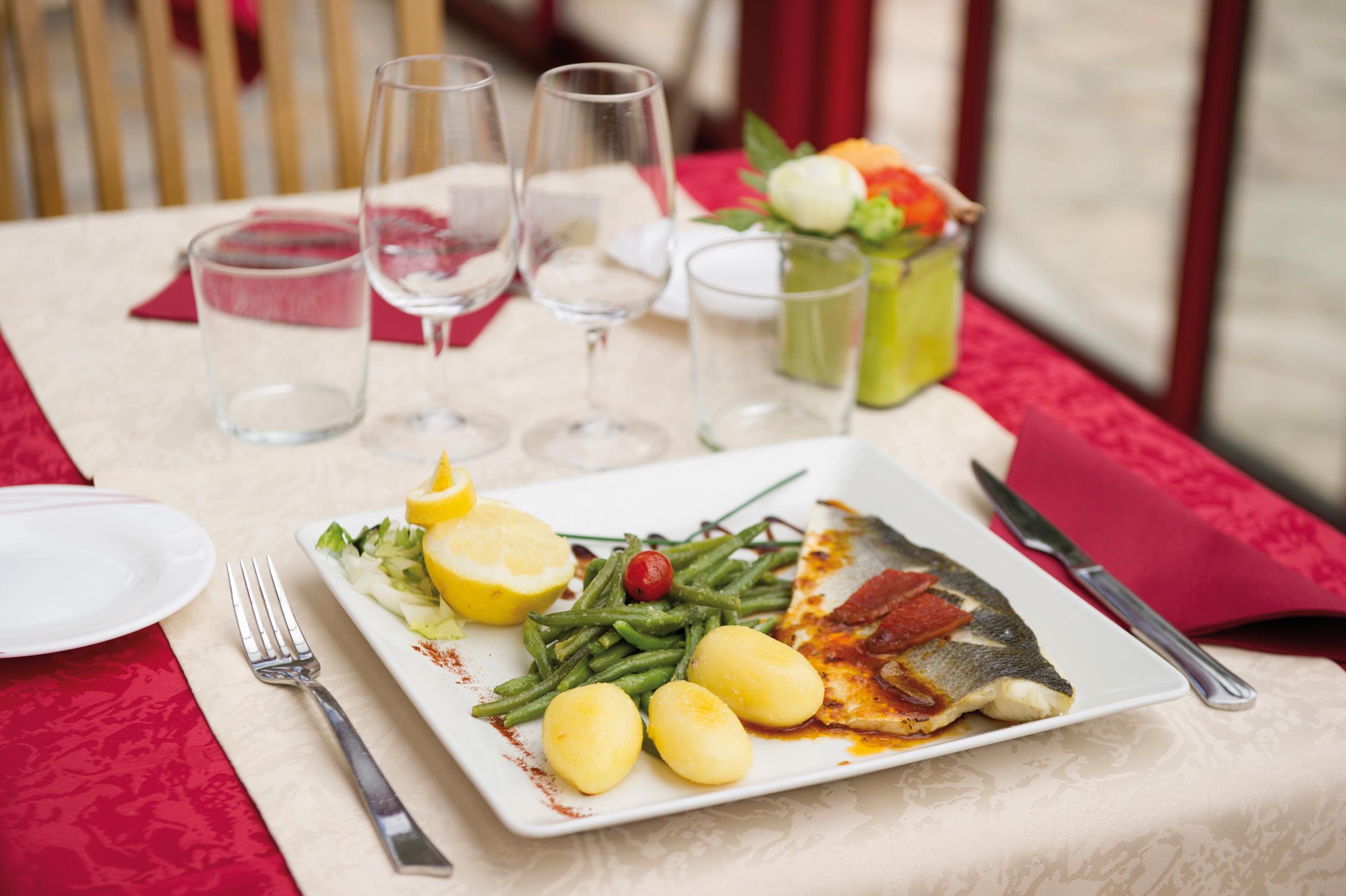 Hotel & Residence Vacances Bleues Orhoitza Hendaye Bagian luar foto