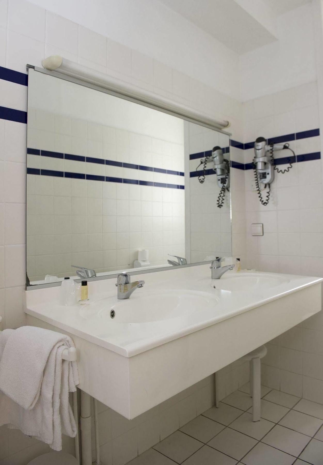 Hotel & Residence Vacances Bleues Orhoitza Hendaye Bagian luar foto
