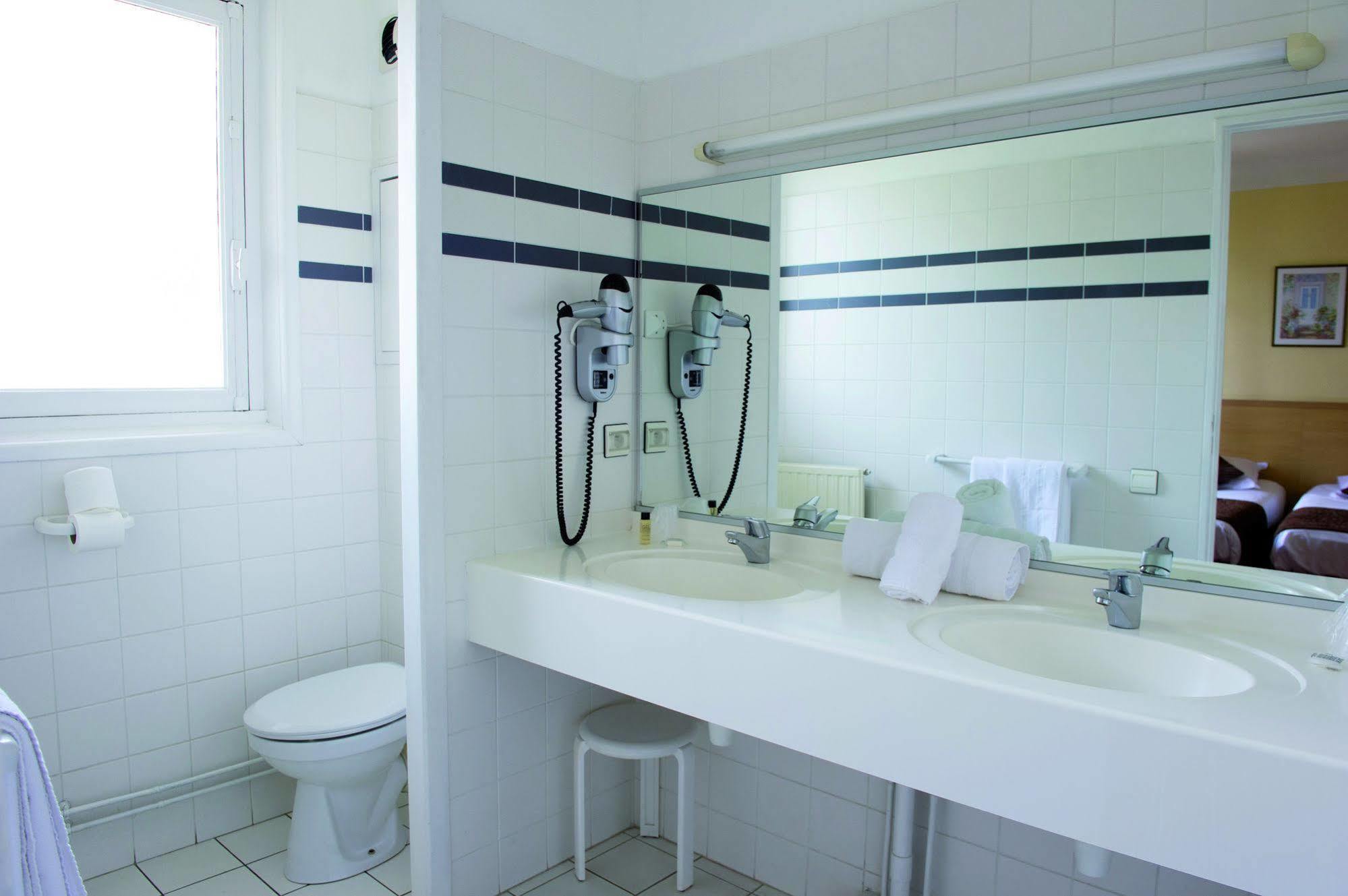 Hotel & Residence Vacances Bleues Orhoitza Hendaye Bagian luar foto