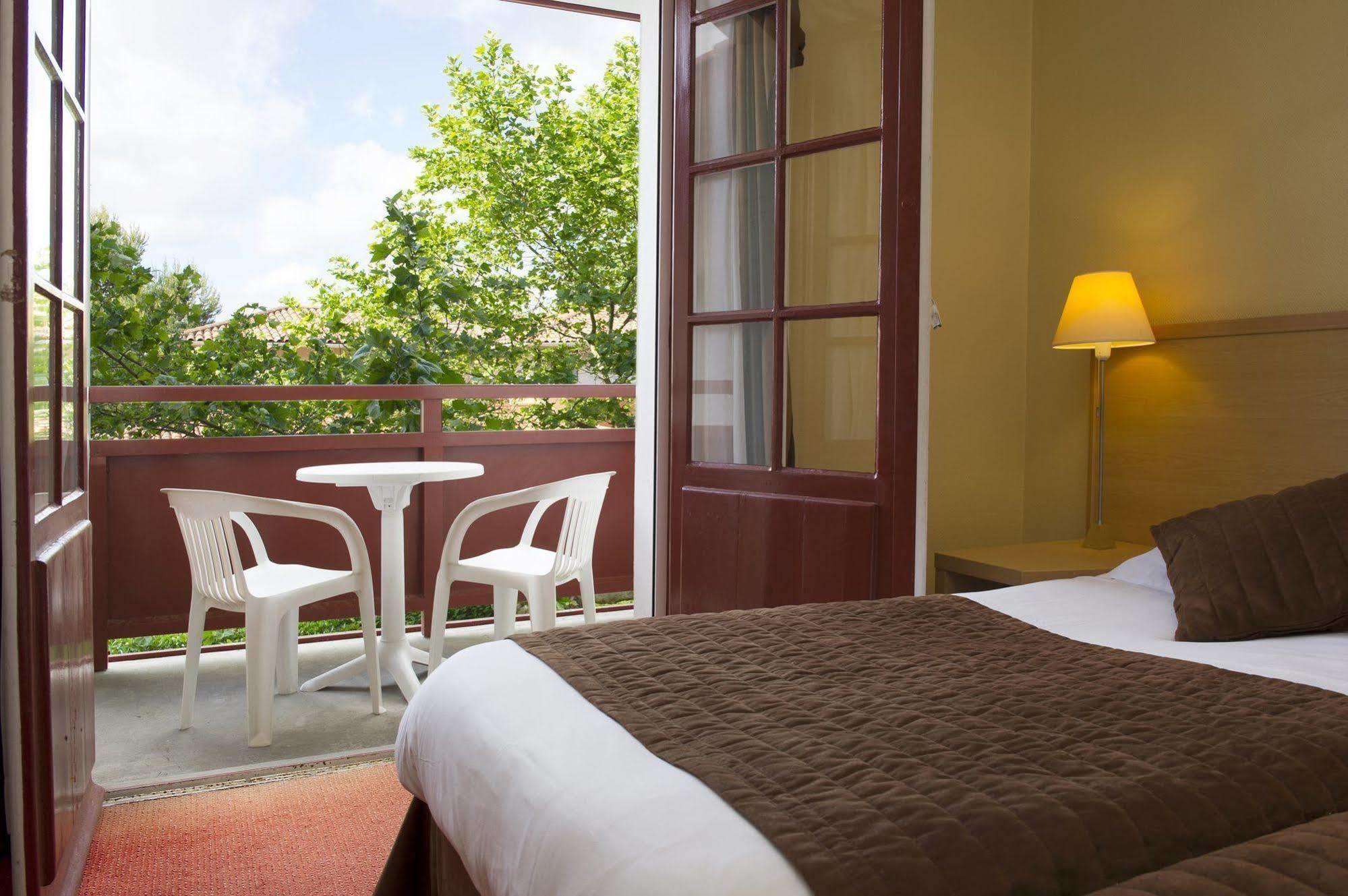 Hotel & Residence Vacances Bleues Orhoitza Hendaye Bagian luar foto